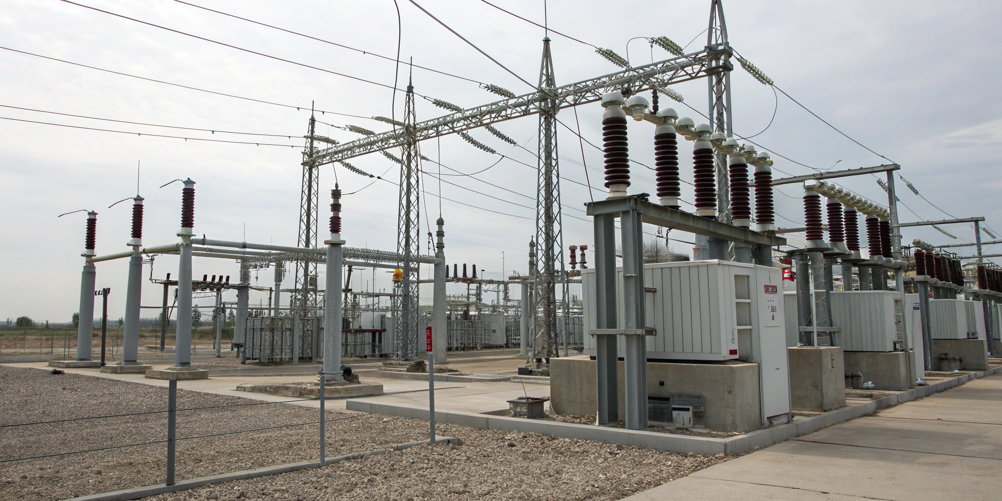 Трансформаторное масло для электрооборудования: трансформаторы, выключатели и другие устройства Использование трансформаторного масла для электрооборудования: трансформаторы, выключатели и другие устройства, задействованные в процессе генерации, передачи и распределения электроэнергии